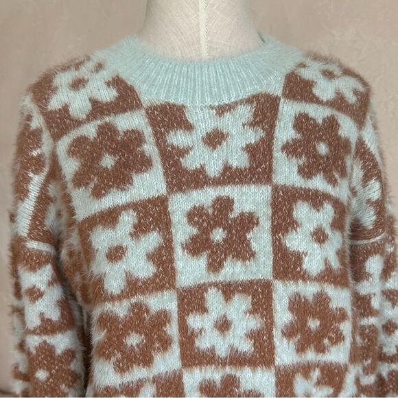 Women's SO Good For Life Preppy Crew Blue Brown Fuzzy Floral Sweater size Small - Picture 3 of 9